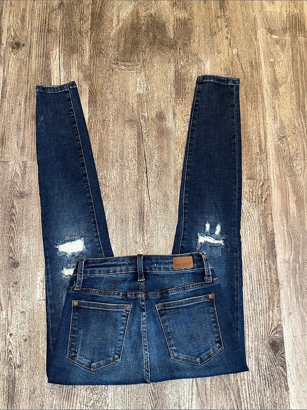 Judy Blue Skinny Fit Distressed Skinny Jeans in Blue Waist 25